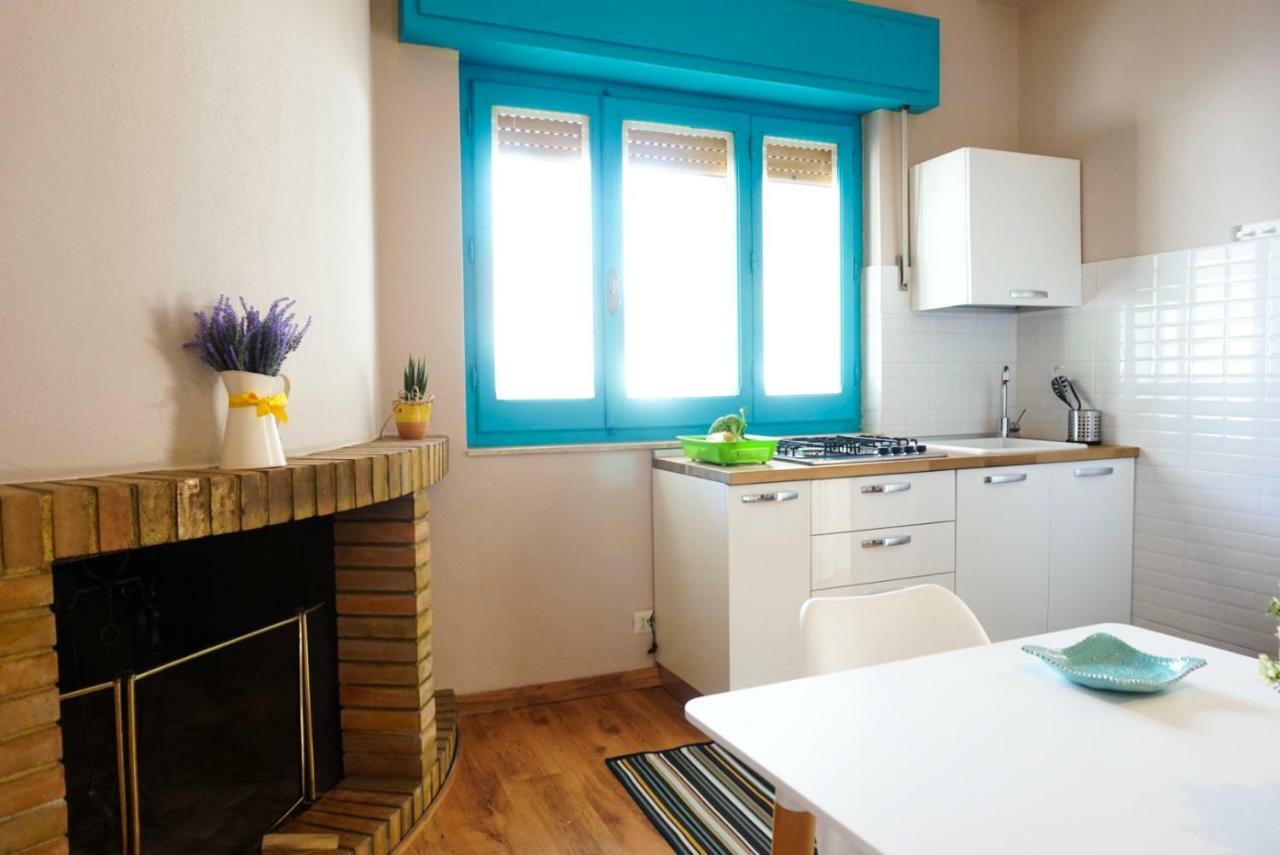 Villa Aurelia -Seafront Apartment With Patio 플루미니 디 콰르투 외부 사진