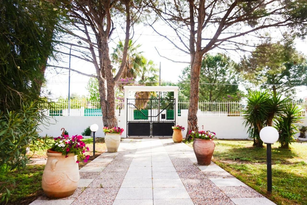 Villa Aurelia -Seafront Apartment With Patio 플루미니 디 콰르투 외부 사진
