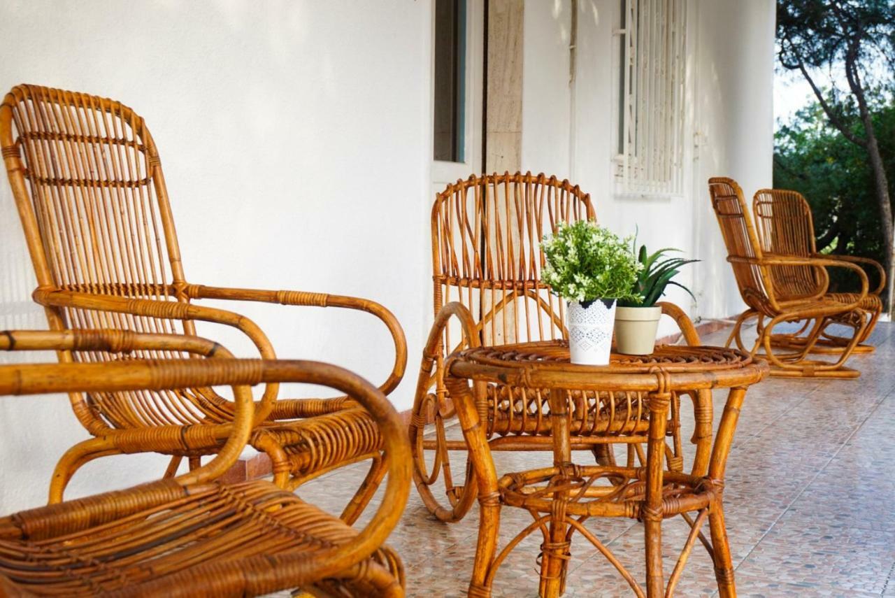 Villa Aurelia -Seafront Apartment With Patio 플루미니 디 콰르투 외부 사진