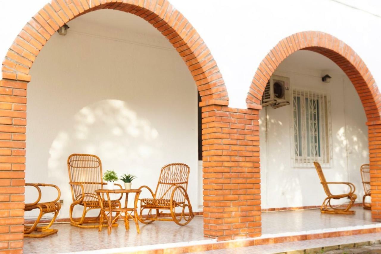 Villa Aurelia -Seafront Apartment With Patio 플루미니 디 콰르투 외부 사진